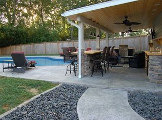 12 Beechwood Rd, Fort Mitchell, KY 41017