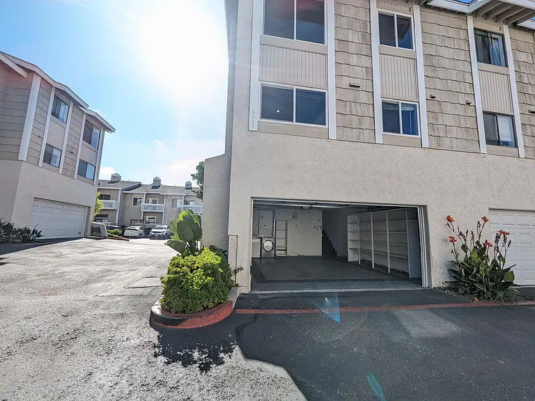 4058 Mahaila Ave #F — Photo 3