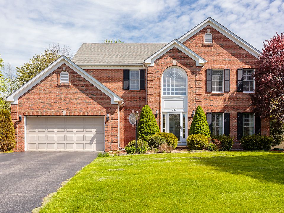 751 WOOD HILL DR