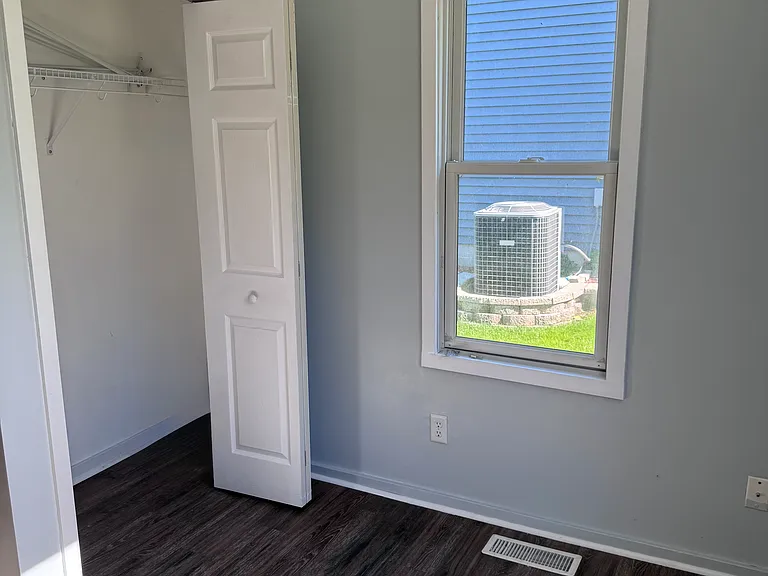 115 Wamplers Ct — Photo 12