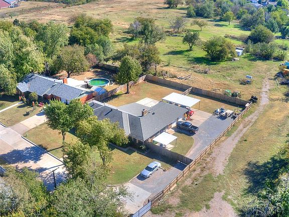 3rd image of 644 SW 64th St