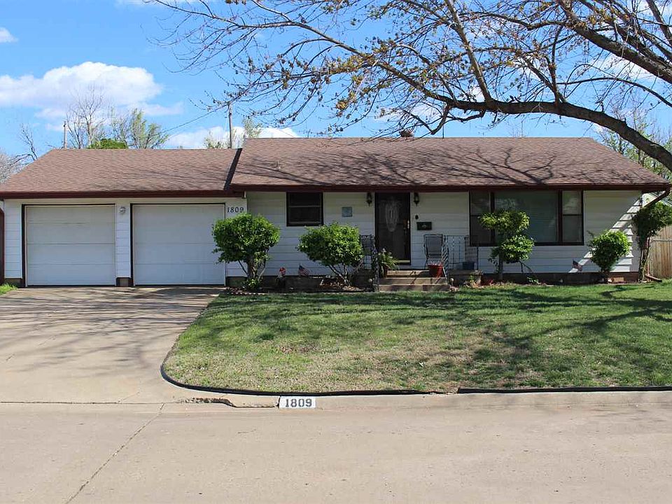 1st image of 1809 N Meadowbrook Dr