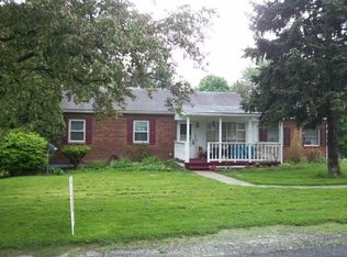 7825 Dewey Dr, Harrisburg, PA 17112