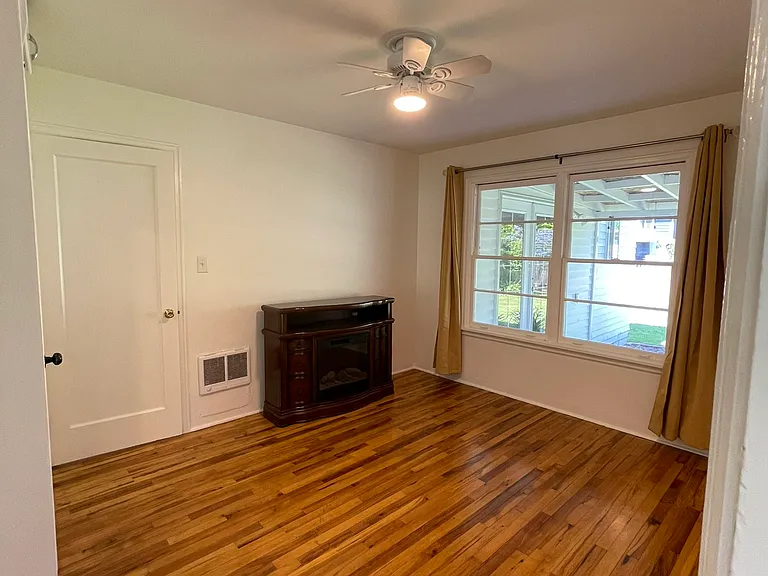 1025 22nd St NE — Photo 17