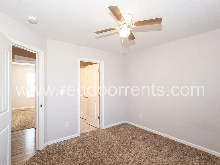 806 Kelly Pass — Photo 26