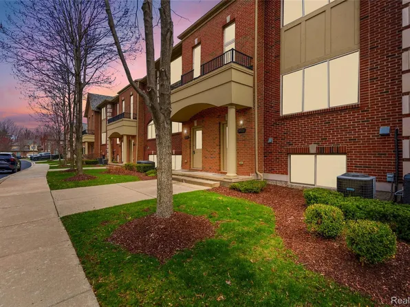 53106 Celtic Dr, Shelby Township, MI 48315