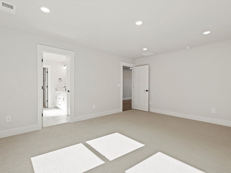 Welcome to the Brentwood floorplan at Riverwood Farm.