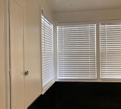 5th image of 2460 Catalina Dr