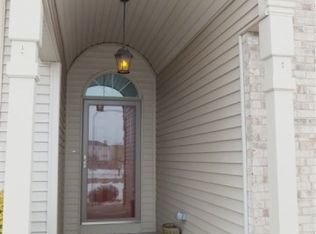 118 Boeing Trl, Poplar Grove, IL 61065