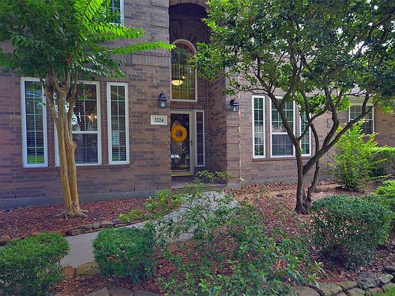 2nd image of 3224 N Woodstream Way