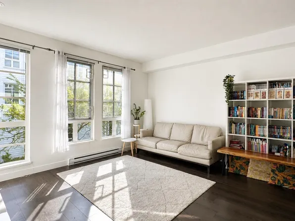 528 Foster Ave #134, Coquitlam, BC V3J 0E3