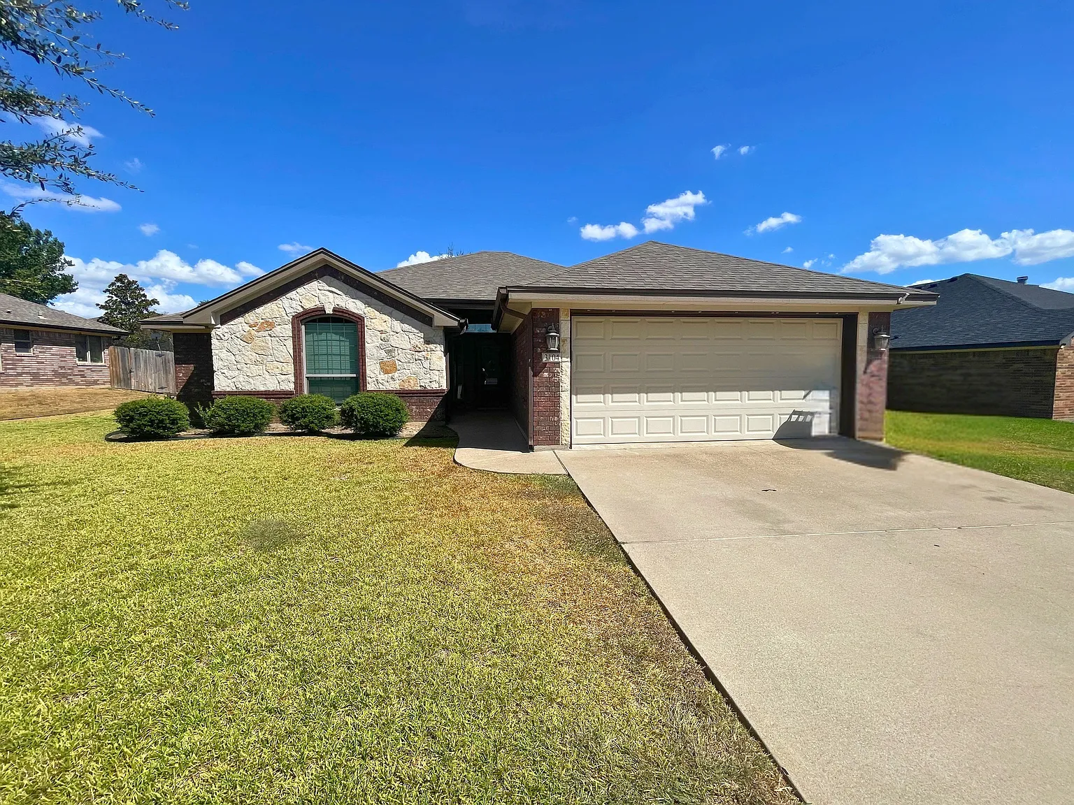 3 bed, 1606 sqft, $1,850 — Photo 1