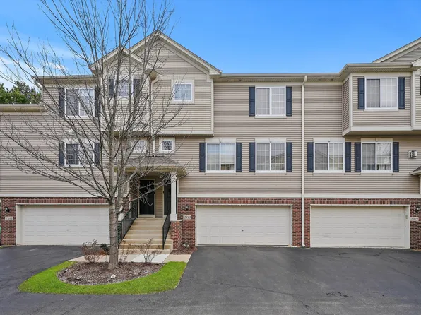 2381 Lundquist Dr, Aurora, IL 60503