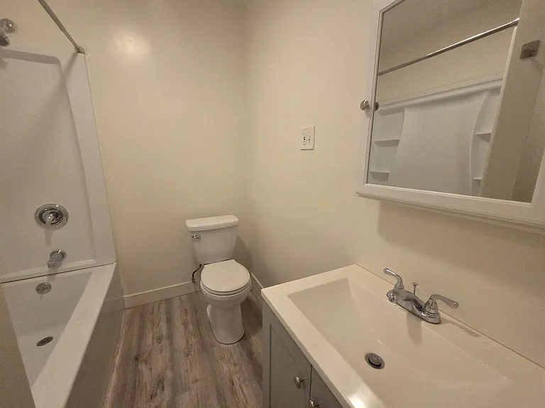857 E 9th St #857 — Photo 11