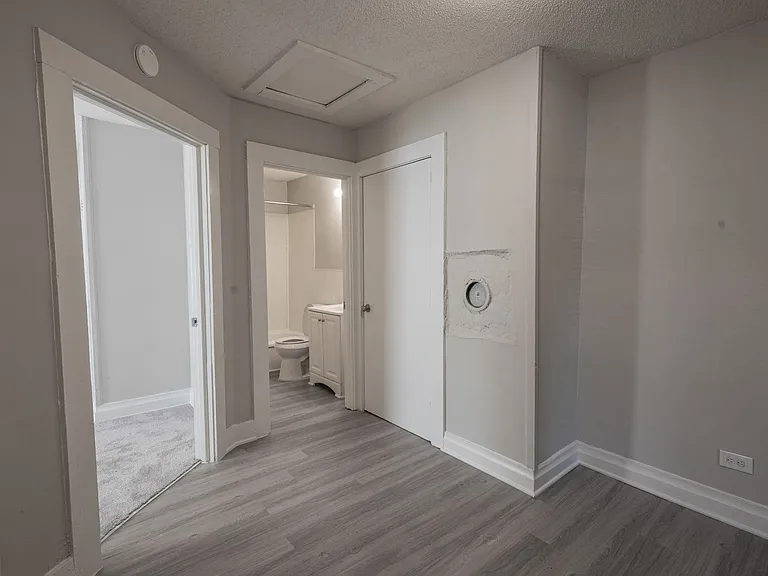 303 Raynor St — Photo 7