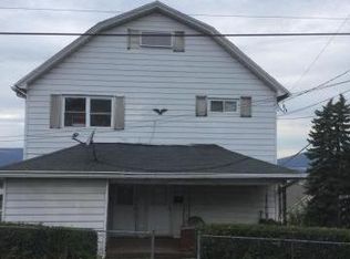 231 Oak St, Dunmore, PA 18512