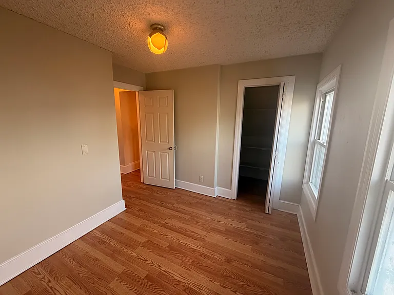 569 Main St #3 — Photo 10