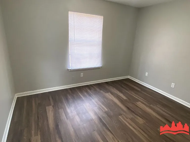 1271 Chickamauga Ave — Photo 9