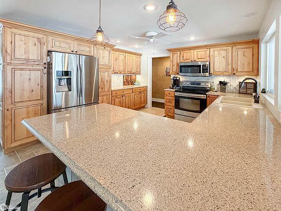 3rd image of 1663 Dorell Dr