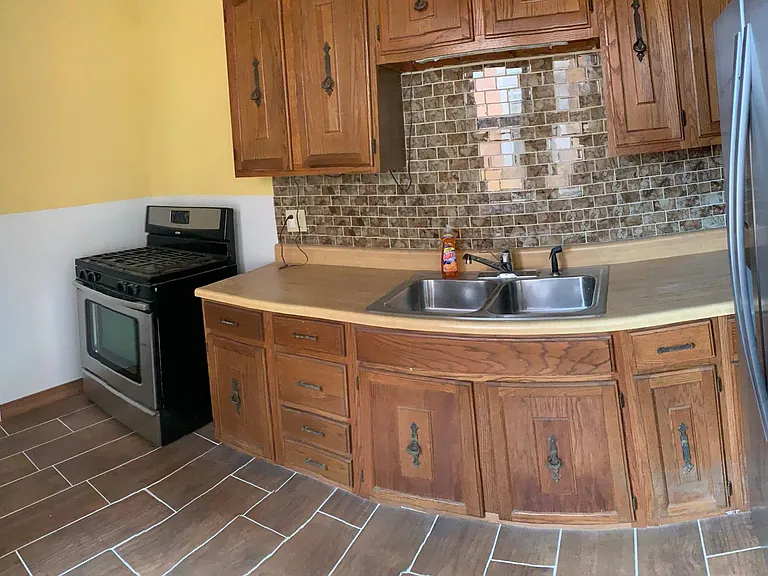 1222 Greenwich St — Photo 3