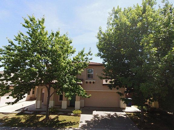 2nd image of 2914 Holdrege Way