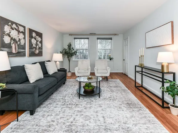 3279 S Stafford St APT B2, Arlington, VA 22206