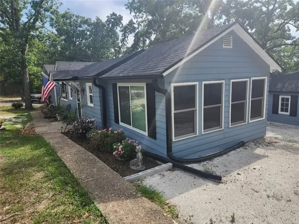 28149 Grandview Dr, Warsaw, MO 65355