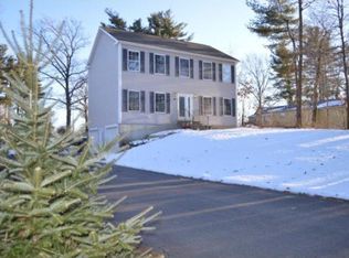 14 Beacon St, Derry, NH 03038