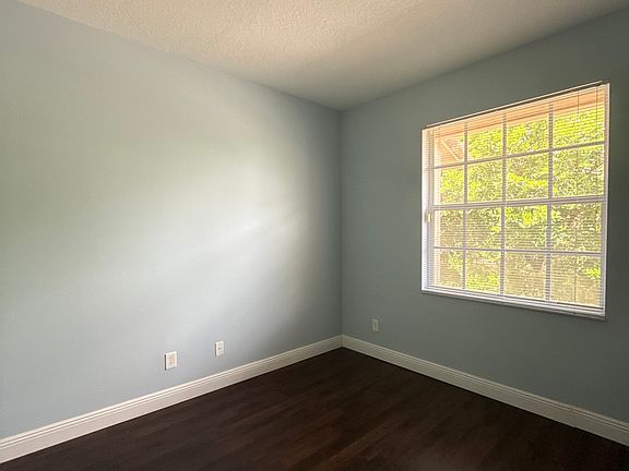 5th image of 3580 Parkside Dr