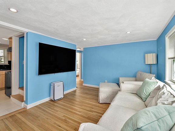 5th image of 38 Grassmere Rd