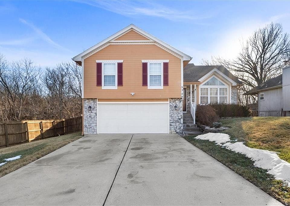 1st image of 5329 NE Scenic Dr