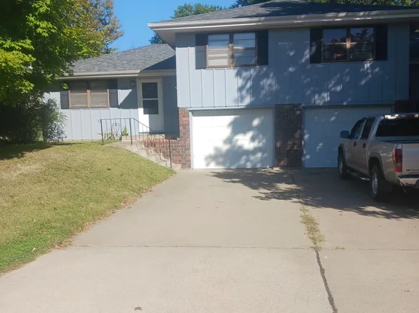 6019 Savannah Rd, Saint Joseph, MO 64505