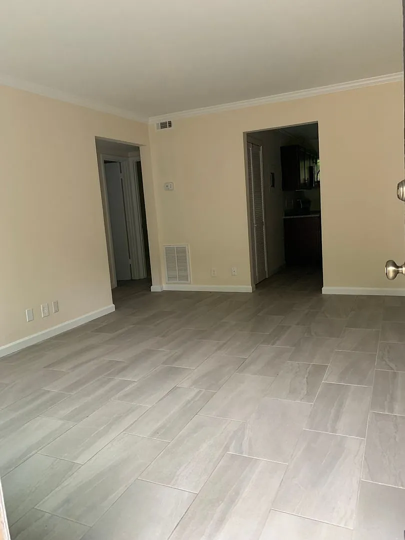 Candler Park Apartments — Photo 4