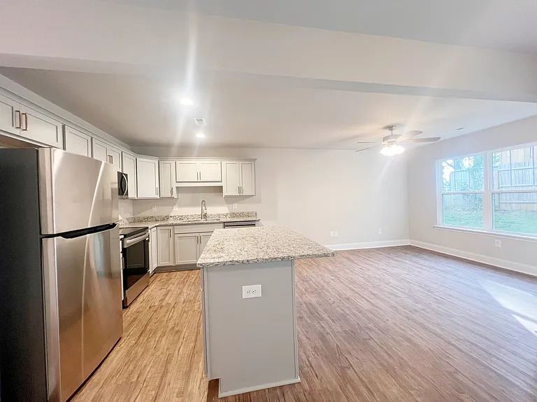104 Keel Ln — Photo 5