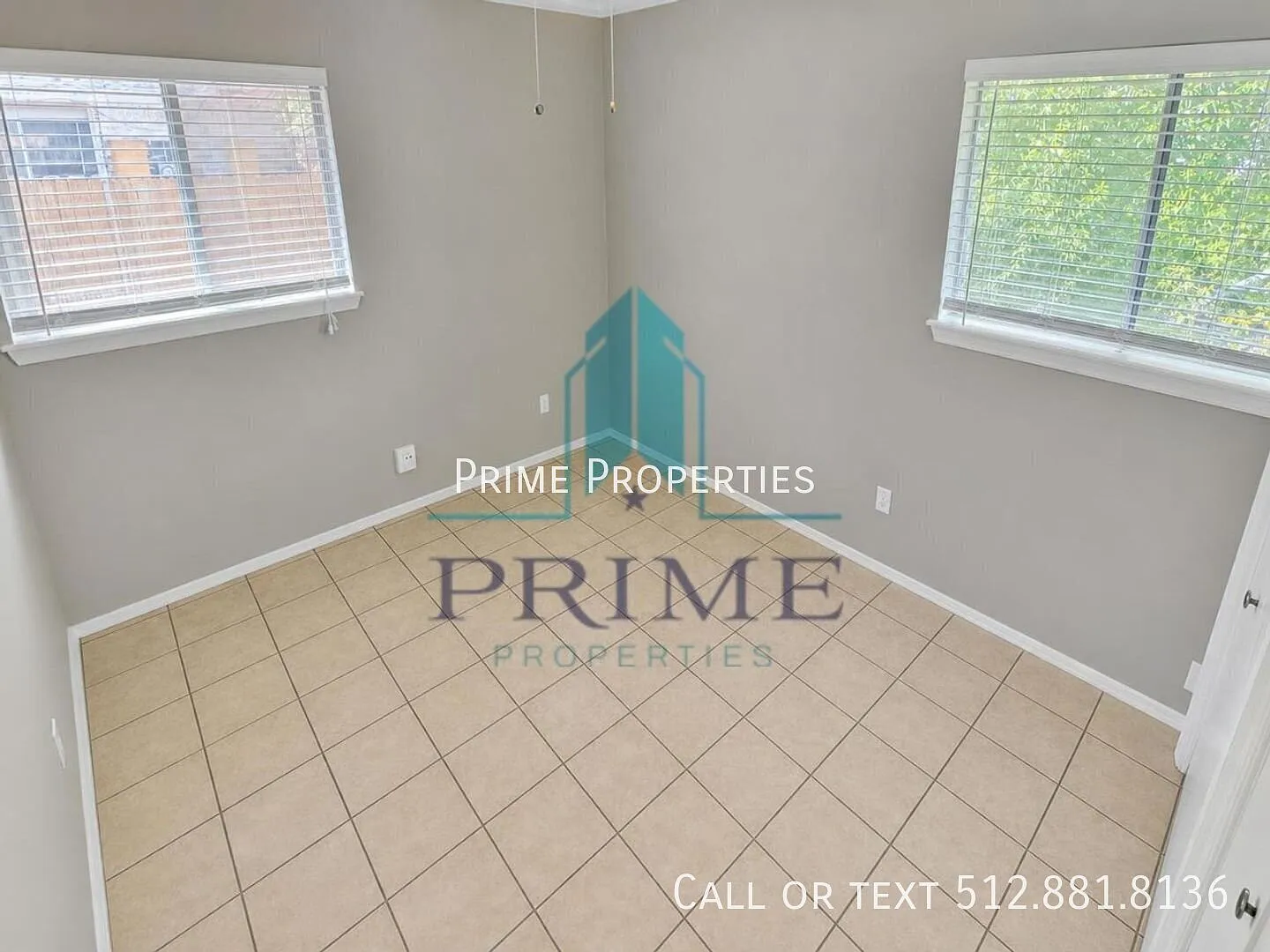 Charming North Austin duplex offering comfort — Photo 4