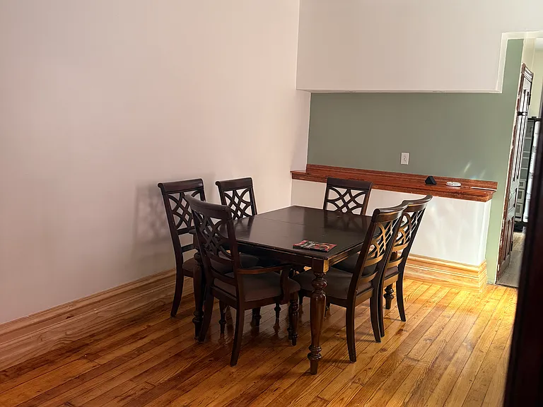 517 Windsor St #1 — Photo 8