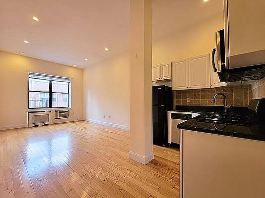 1st image of 506 E 88th St #4X