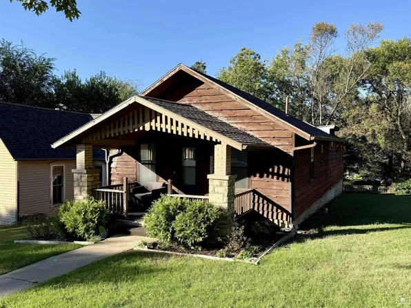 127 N Rockhill St, Council Grove, KS 66846