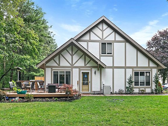 4th image of 155 Eagle Hill Ct