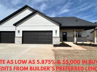 2220 Riggins Ave, Pea Ridge, AR 72751