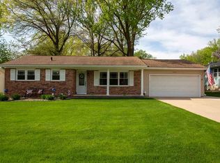 2055 Cardinal Dr, Waterloo, IA 50701