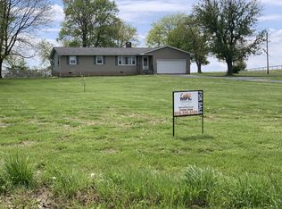 10070 Jefferson Rd, Mascoutah, IL 62258