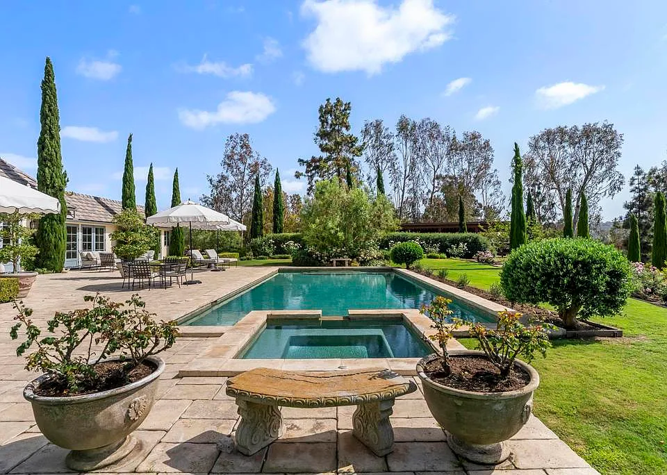 16560 El Camino Real