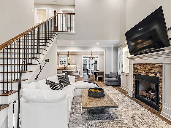 3rd image of 180 Camden Way #21
