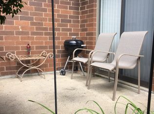 404 Brandy Dr UNIT B, Crystal Lake, IL 60014