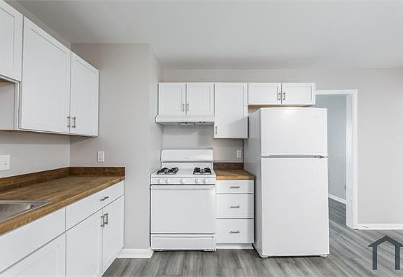 5th image of 3909 N Butler Ave