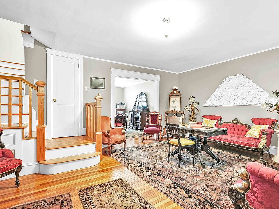 1st image of 25-11 Ditmars Blvd