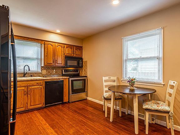 5th image of 3805 W Lombard St