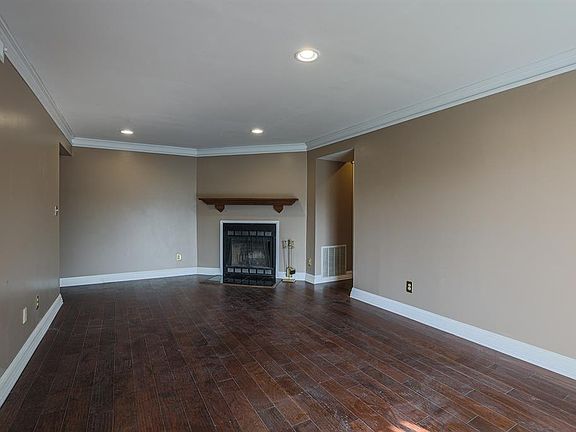 2nd image of 9452 Woodland Hills Dr Unit 9452