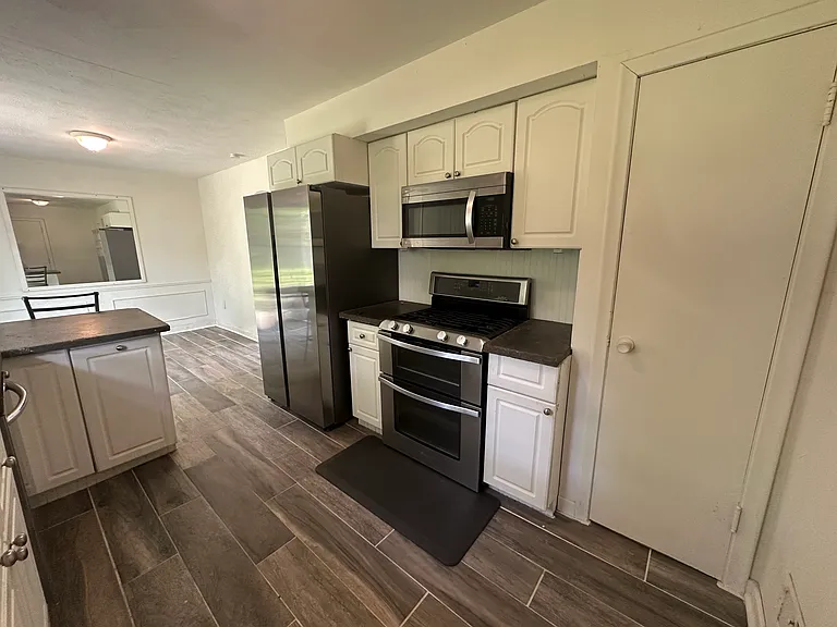 1764 Cone St — Photo 10